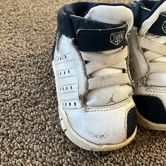 Nike Air Jordan - Picture 2 of 6